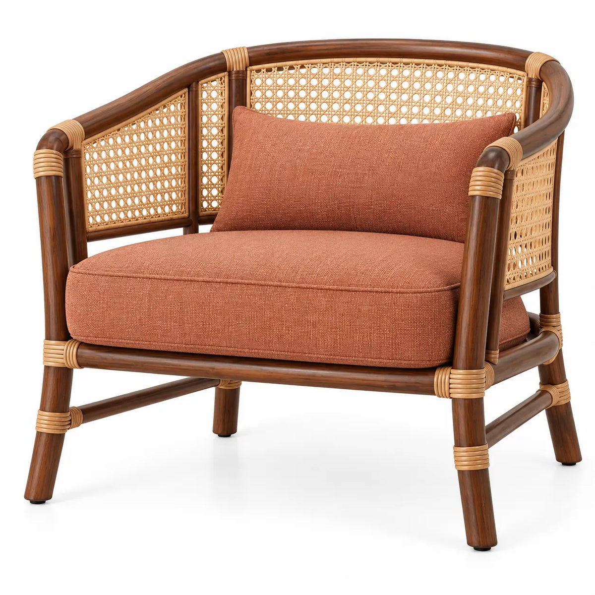 Sillón con estructura abierta con detalles de entramado, terracota y marrón